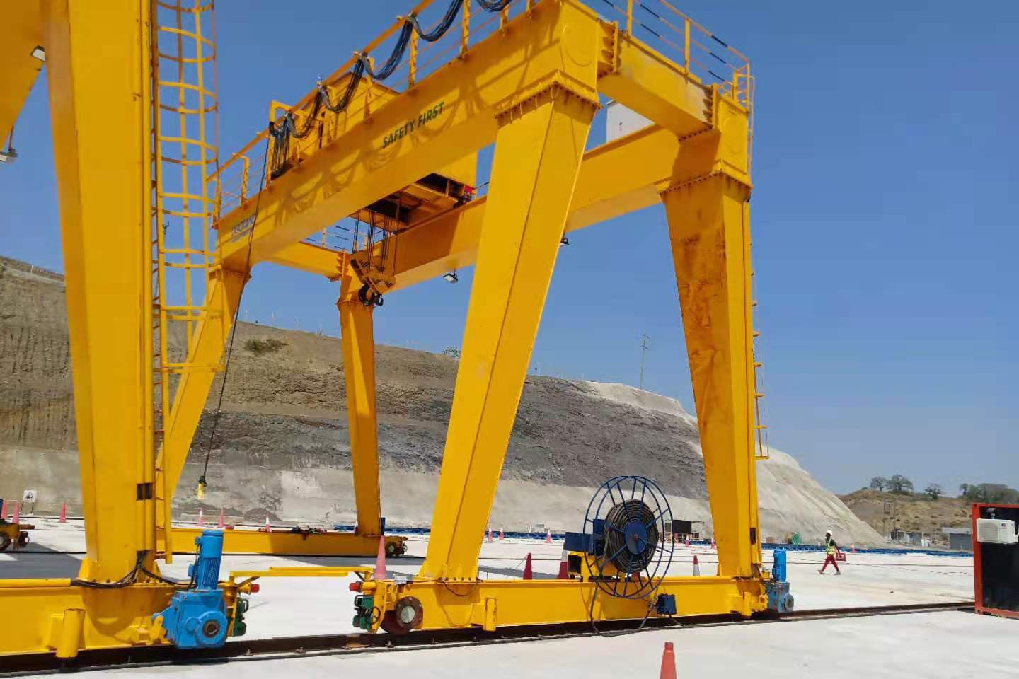 FEM Standard Gantry Cranes